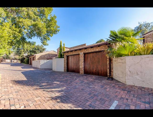 3 BEDROOM SIMPLEX SOLD IN BRYANSTON